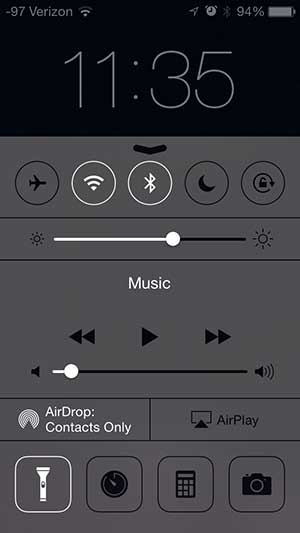 how to turn off the iphone 5 flashlight
