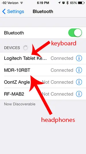 bluetooth keyboard and bluetooth headphones at same time