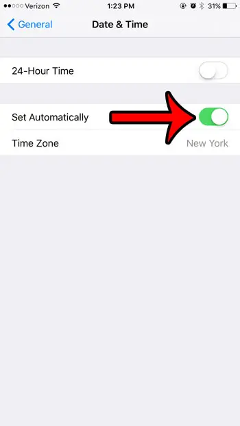 hacer que el iphone se actualice automáticamente con el cambio de zona horaria