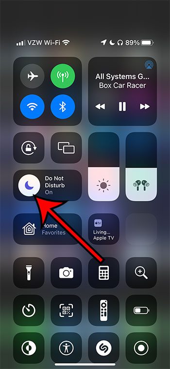 how to remove moon on iphone home screen